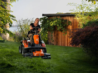 Husqvarna Akku-Frontmäher R 200iX AWD Dualbatterie - Grundgerät ohne Mähwerk, ohne Ladegerät